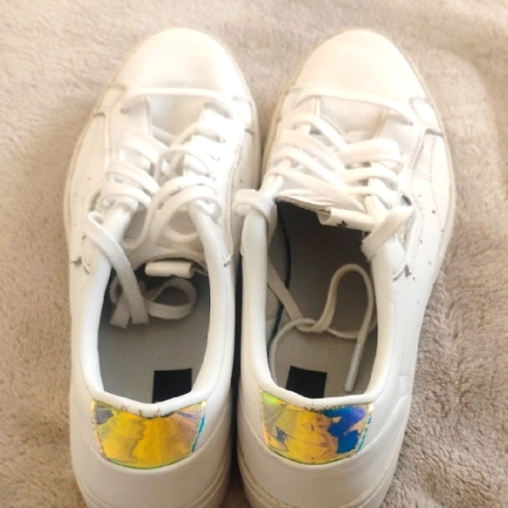 Adidas White Minimalist Sneakers Low-Top Design Size 8 - Picture 3 of 6
